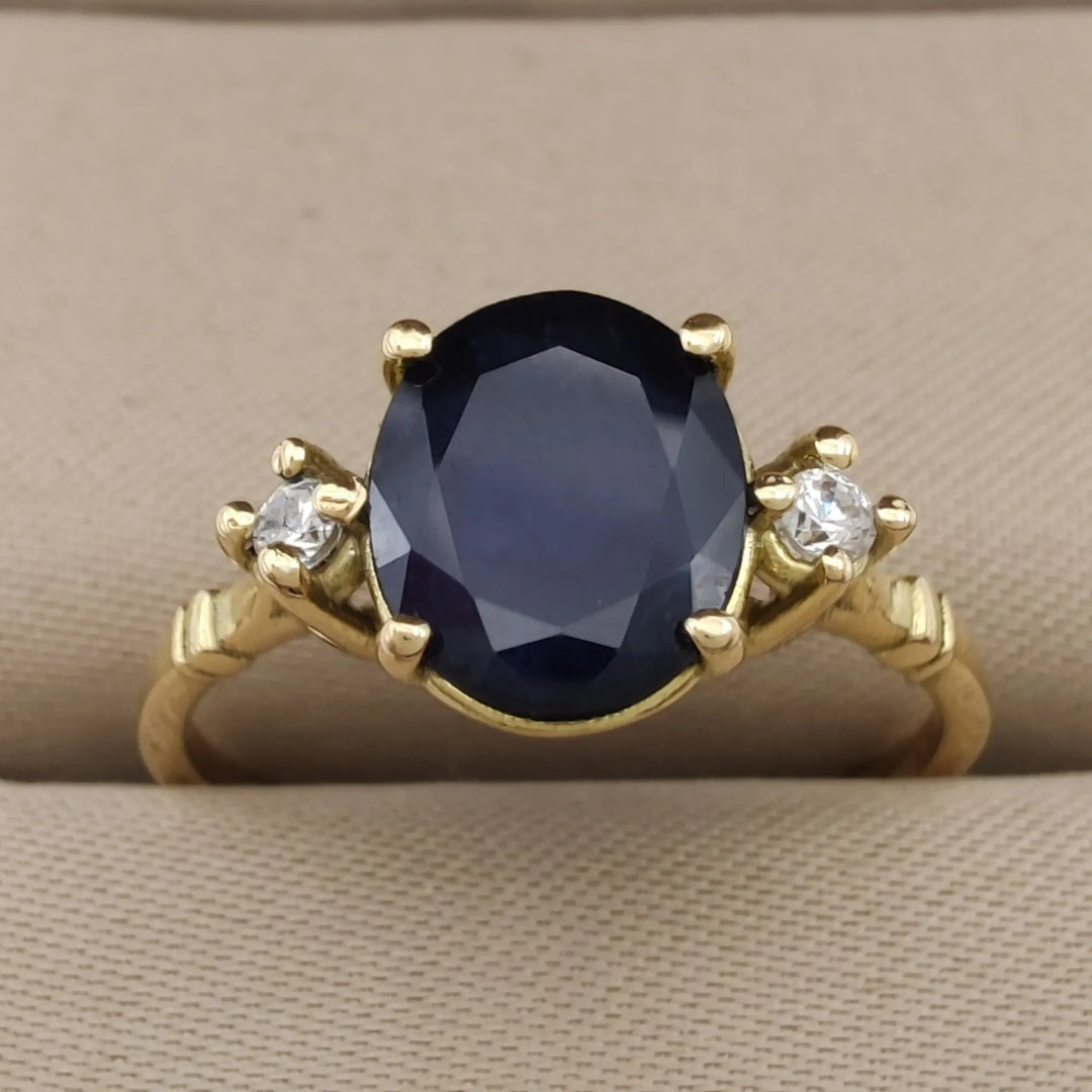 Classic Sapphire 18K Gold Ring - Handmade Diamonds