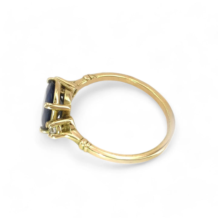 Classic Sapphire 18K Gold Ring - Handmade Diamonds