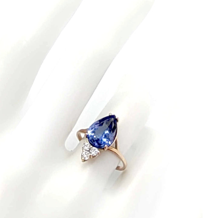 Genuine Tanzanite and Diamonds Ring - 14k Gold Classic