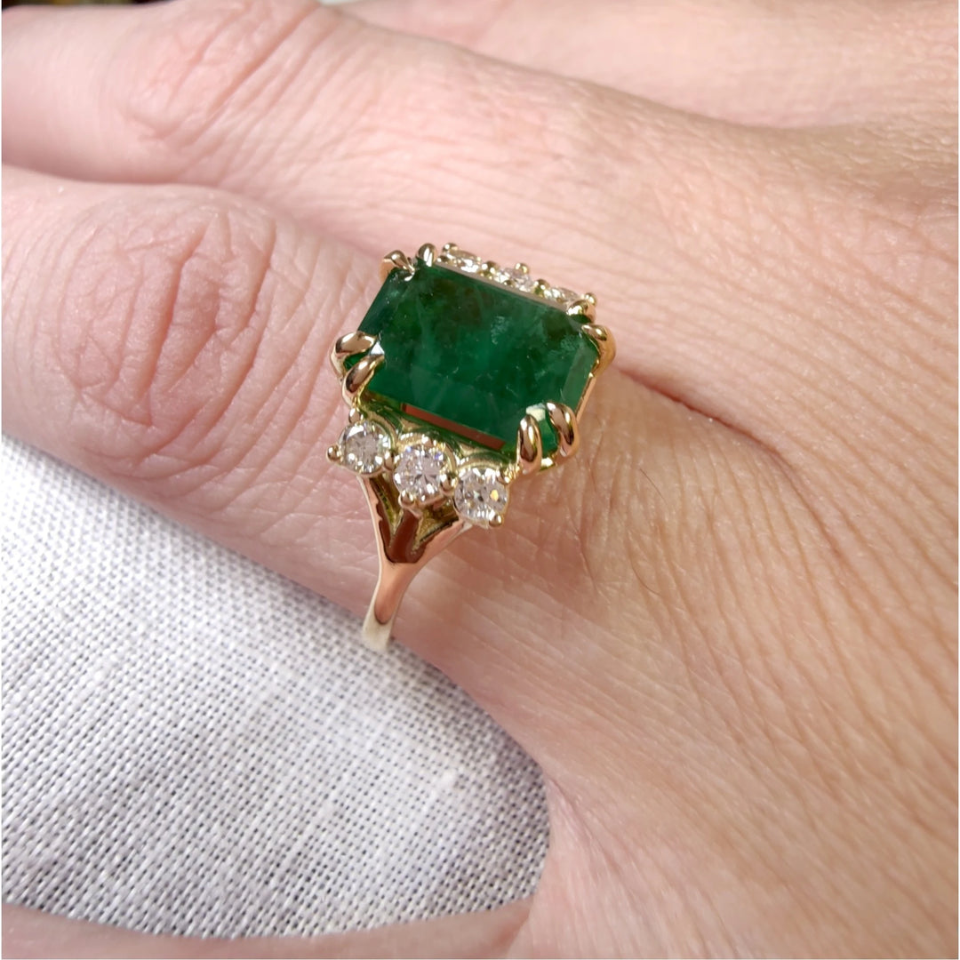 18K Solid Yellow Gold Women’s Ring with Emerald and Diamonds – Engagement or Cocktail Ring Gift