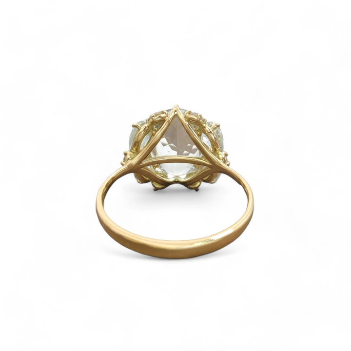 Exclusive Aquamarine and Diamond Ring in 18K Gold