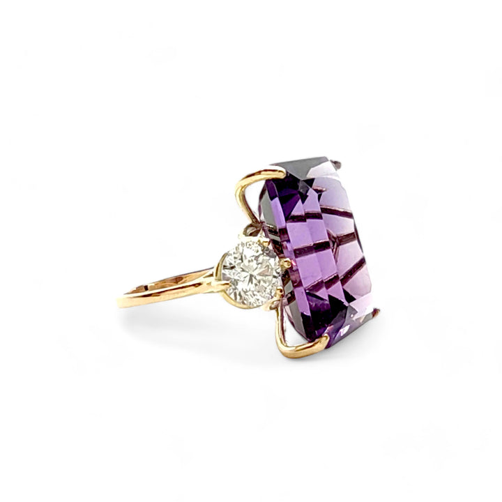 14k Gold Women’s Cocktail Ring, Three-Stone Amethyst -Diamonds