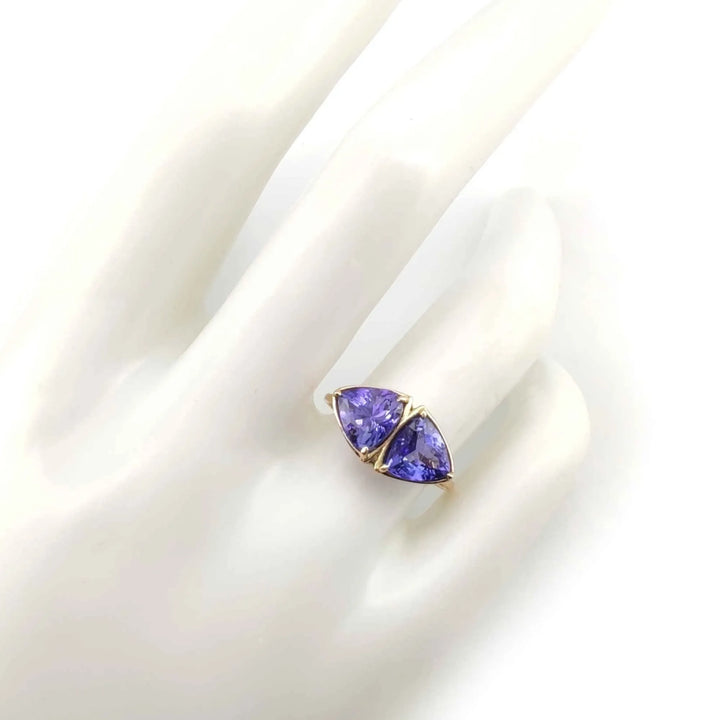 Minimalist Tanzanite 18K Gold Ring - Handcrafted