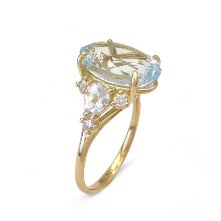 Contemporary Aquamarine and Diamond Ring in Gold: Unique Design