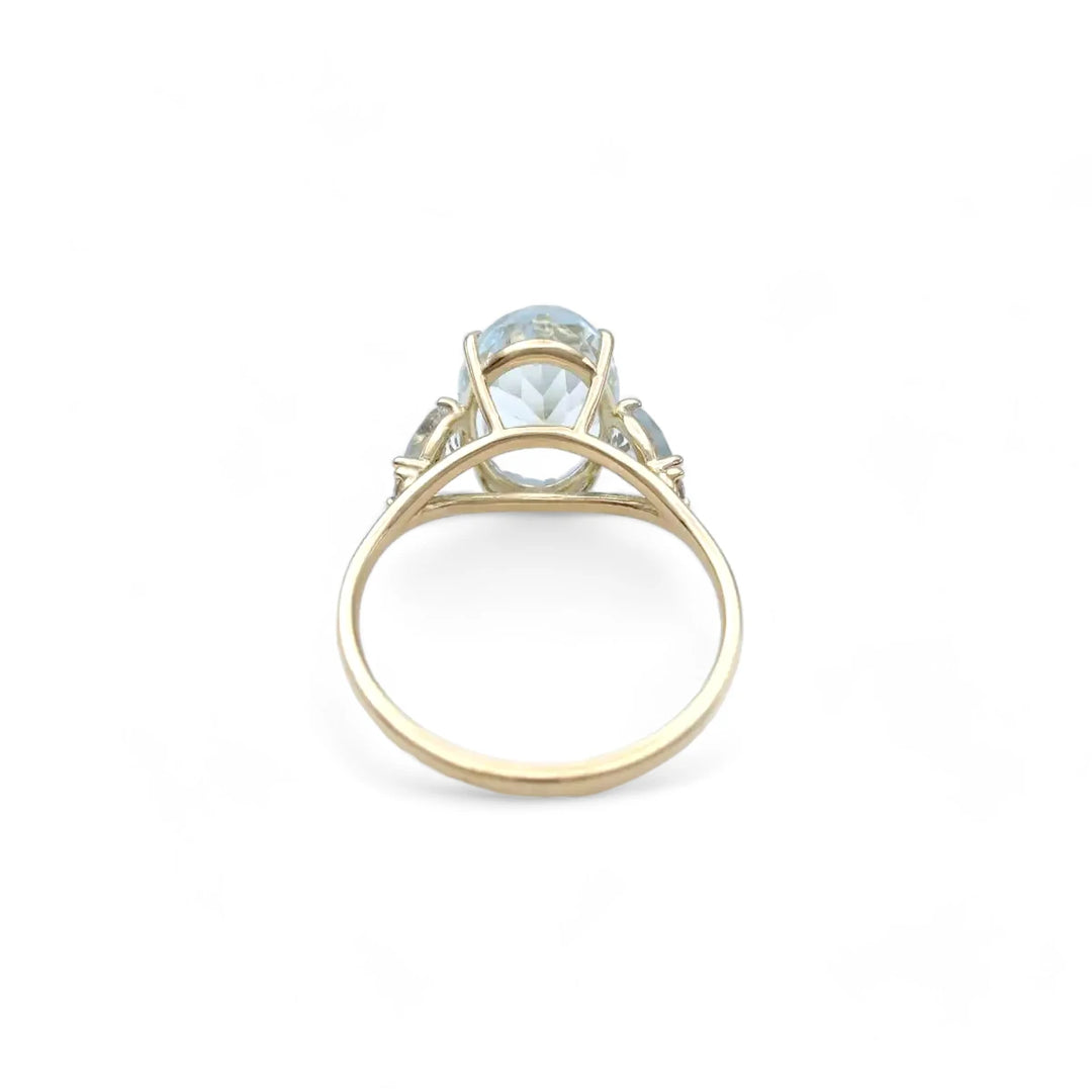 aquamarine ring, 18k gold, rear view, engagement ring, Christmas gift