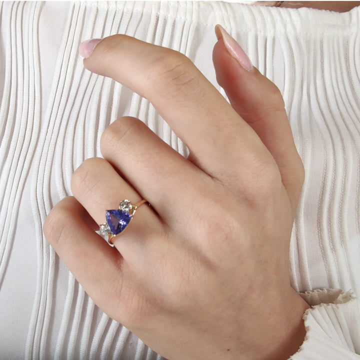 Tanzanite and Diamonds Gold Ring - Certified Elegance