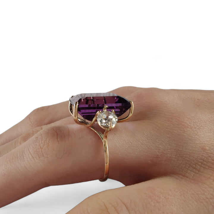 14k Gold Women’s Cocktail Ring, Three-Stone Amethyst -Diamonds