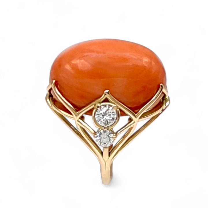 orange coral ring, 14k yellow gold ring, lateral view, cocktail ring, women's jewelry