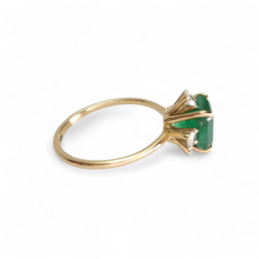 Right-side view of the 18K gold octagon emerald engagement ring, a perfect Christmas or engagement gift