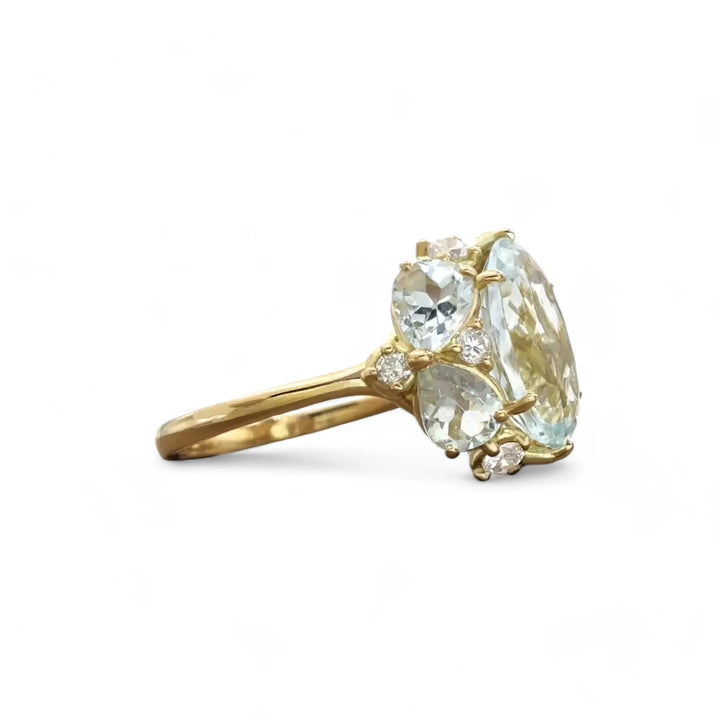 Exclusive Aquamarine and Diamond Ring in 18K Gold