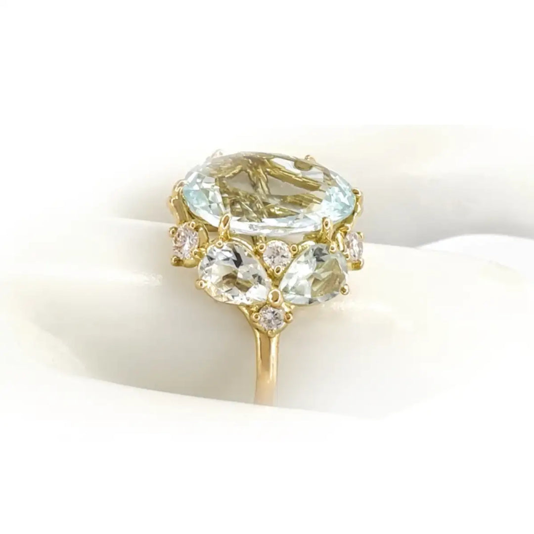 Exclusive Aquamarine and Diamond Ring in 18K Gold