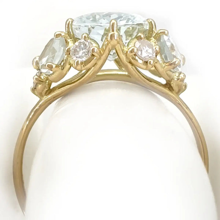 Exclusive Aquamarine and Diamond Ring in 18K Gold