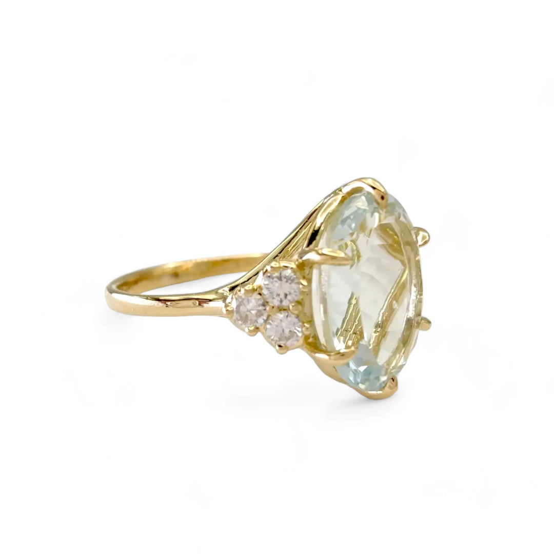 Oval Aquamarine and Diamond - 18K Solid Gold Engagements Ring for her