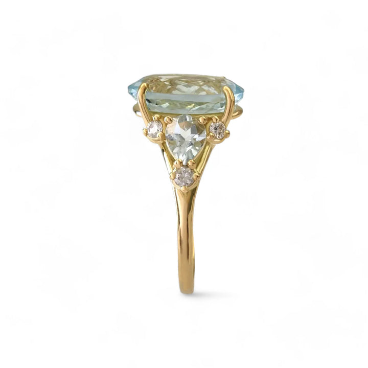 Contemporary Aquamarine and Diamond Ring in Gold: Unique Design