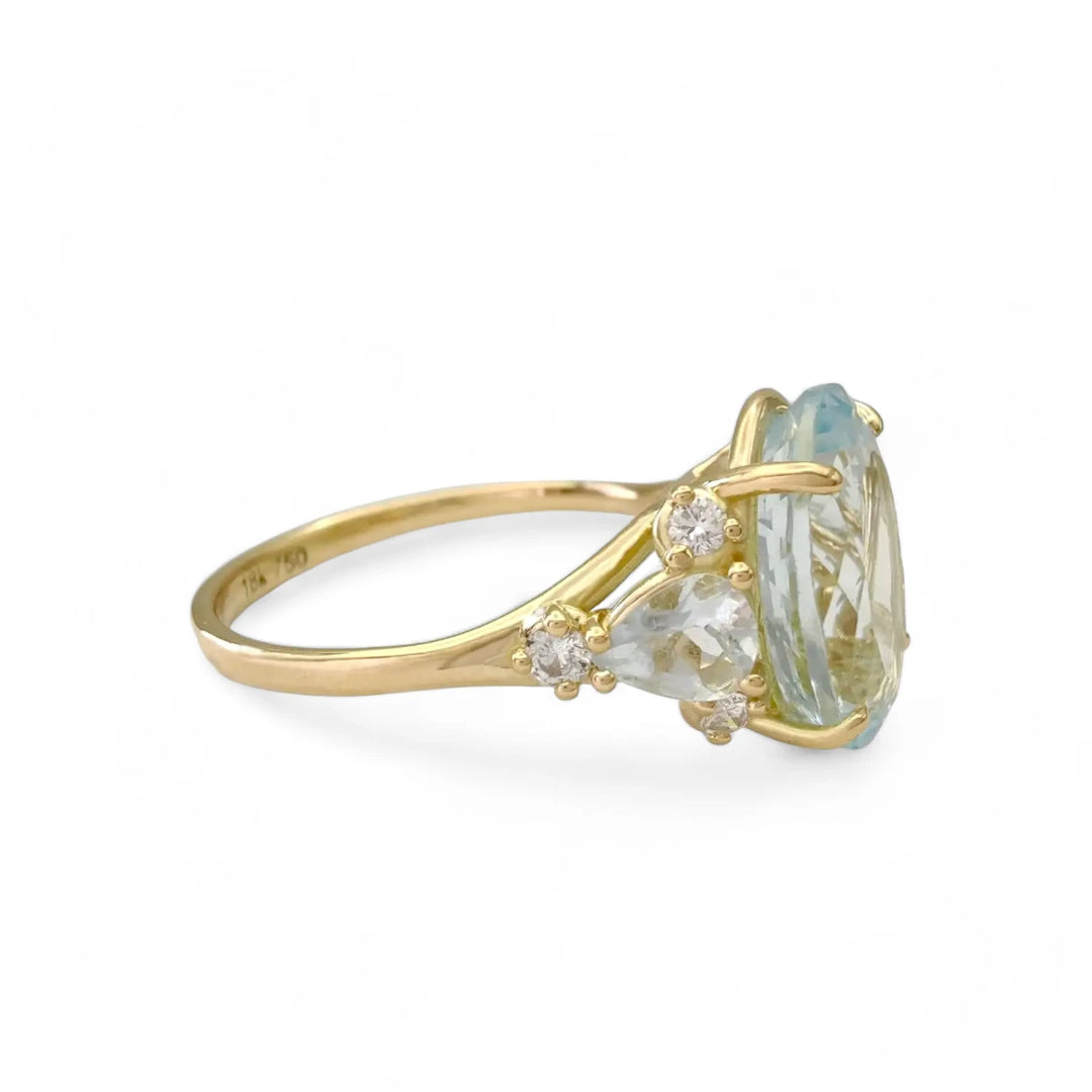 Contemporary Aquamarine and Diamond Ring in Gold: Unique Design