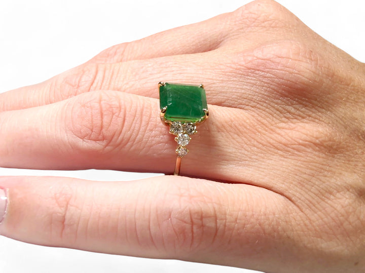 Handcrafted 18K Yellow Gold Emerald Diamond Ring – Perfect Gift for Women